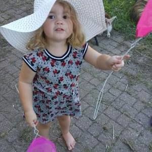 Meet your Posher, Eva